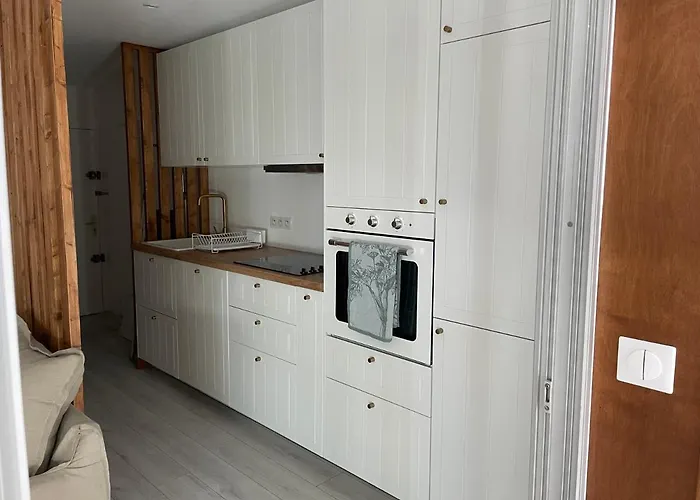 Appartement de standing, vue sur port de plaisance